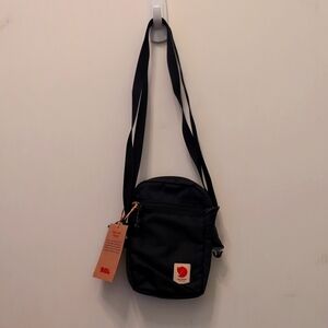 FJÄLLRÄVEN Black High Coast Pocket Bag NWT